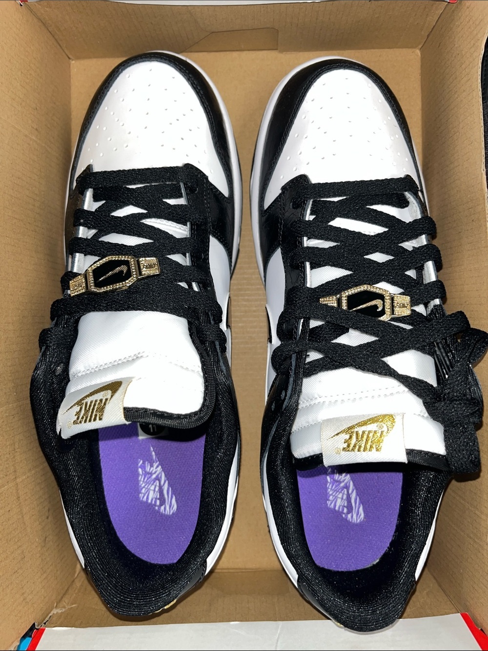 Nike nib nwt Black & White Patent Low-Top Sneakers gold lace holder center shoe